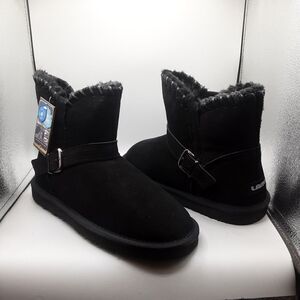 Black Boots 